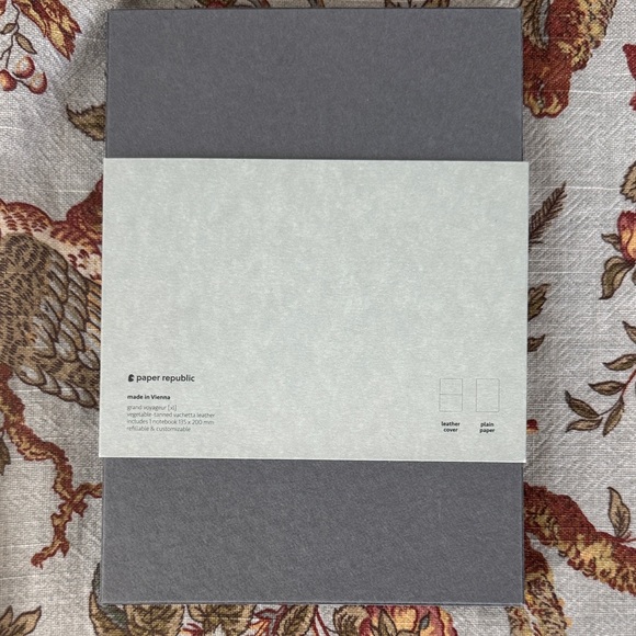 Paper Republic Grand Voyager Leather Traveler’s Notebook petrol blue ribbon kit - Picture 4 of 5